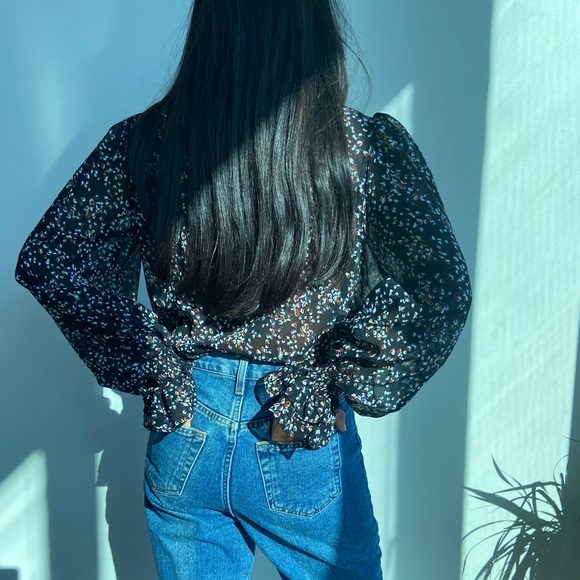 Allover Print Ruffle Frill Mock Neck Blouse - Picture 4 of 4